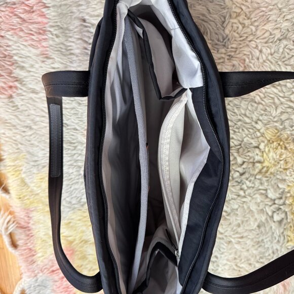 Bellroy Tokyo Wonder Tote 15L Raven Black - Picture 5 of 14